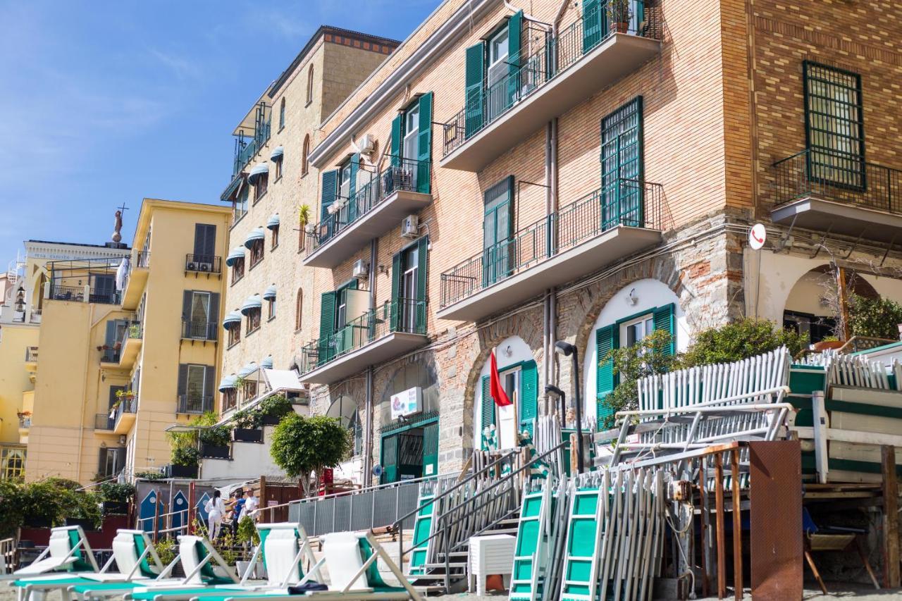 Il Richiamo Del Mare Villa เนเปิลส์ ภายนอก รูปภาพ
