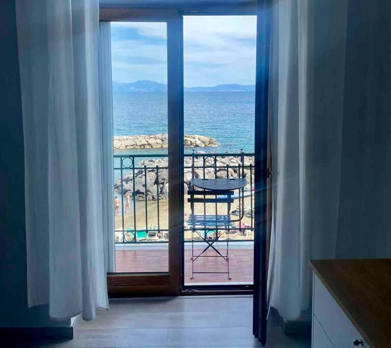 Il Richiamo Del Mare Villa เนเปิลส์ ภายนอก รูปภาพ